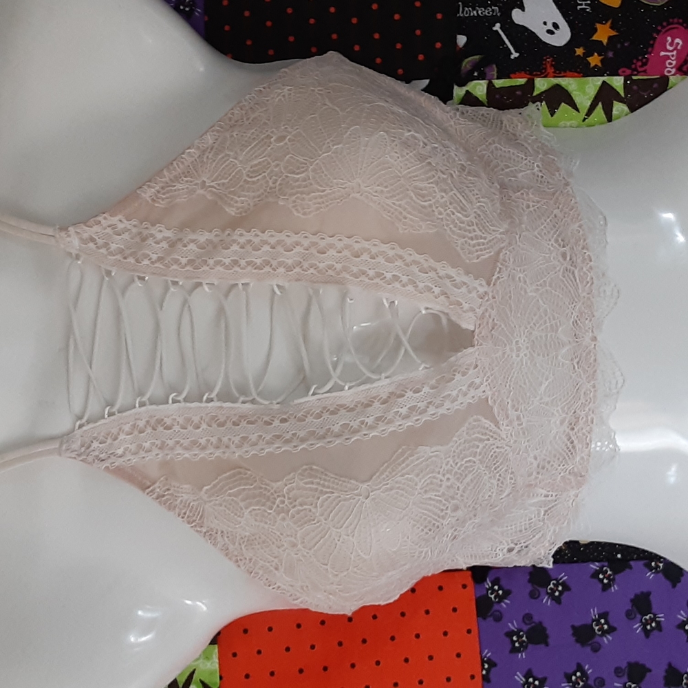 Victoria's Secret Cream Very Sexy Bralette